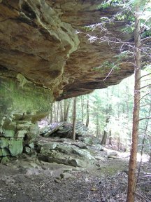 Rock Outcropping on Cumberland trail